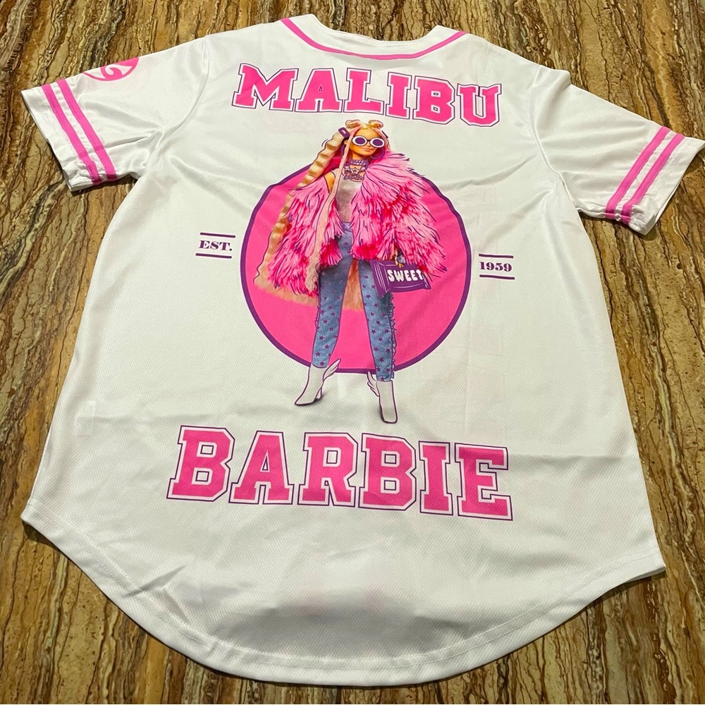 Barbie - Picture 3 of 8